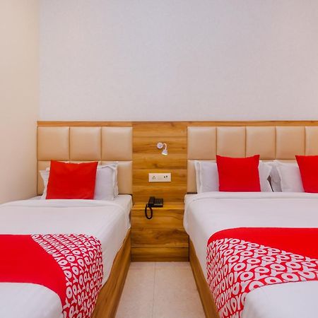Hotel Sun City Near Saifee Hospital And Hn Reliance Hospital Мумбаи Экстерьер фото