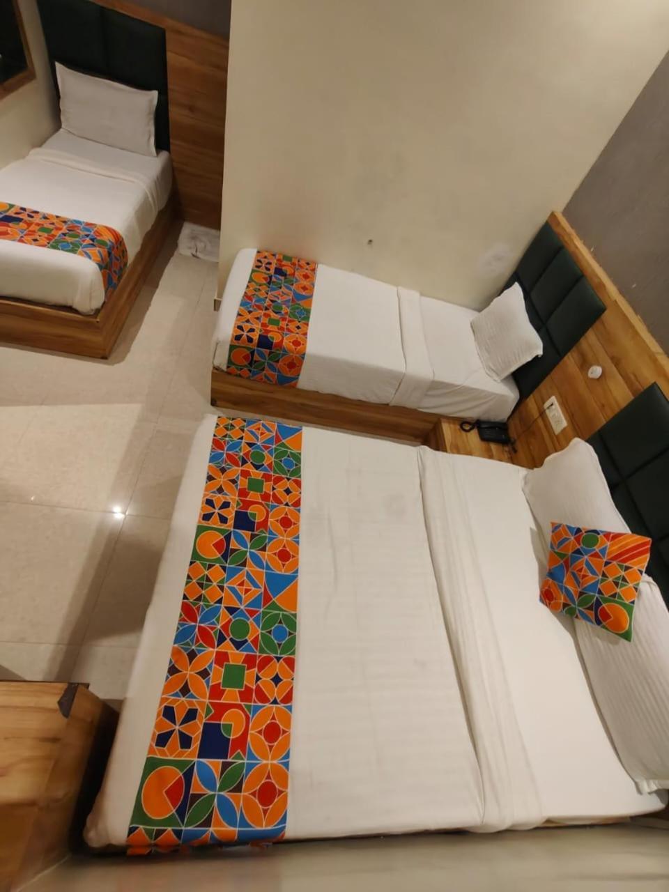 Hotel Sun City Near Saifee Hospital And Hn Reliance Мумбаи Экстерьер фото