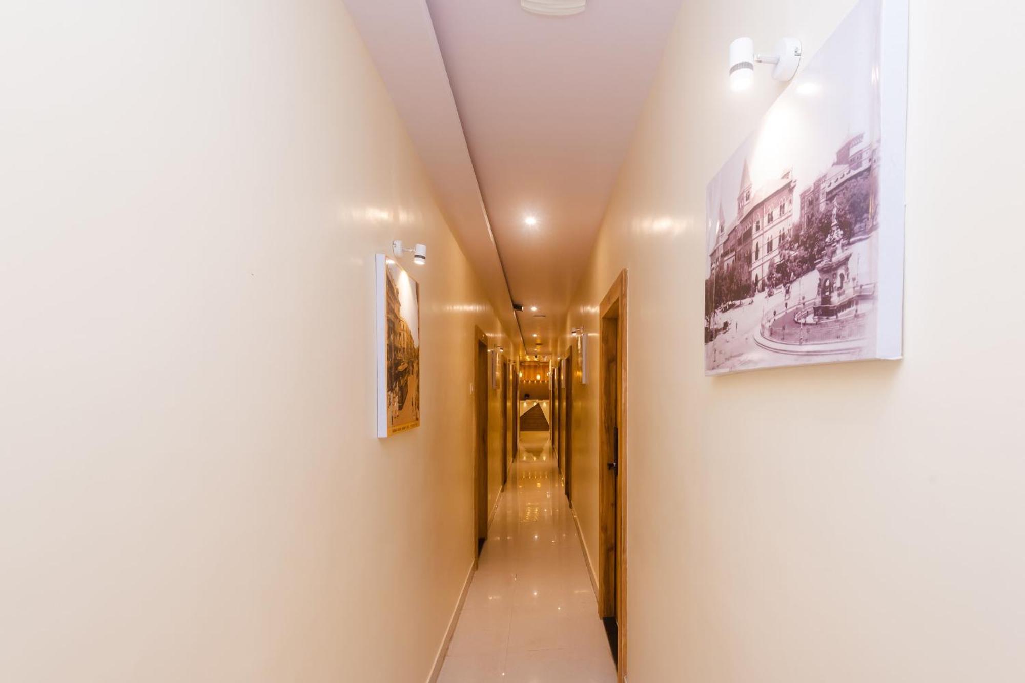 Hotel Sun City Near Saifee Hospital And Hn Reliance Hospital Мумбаи Экстерьер фото