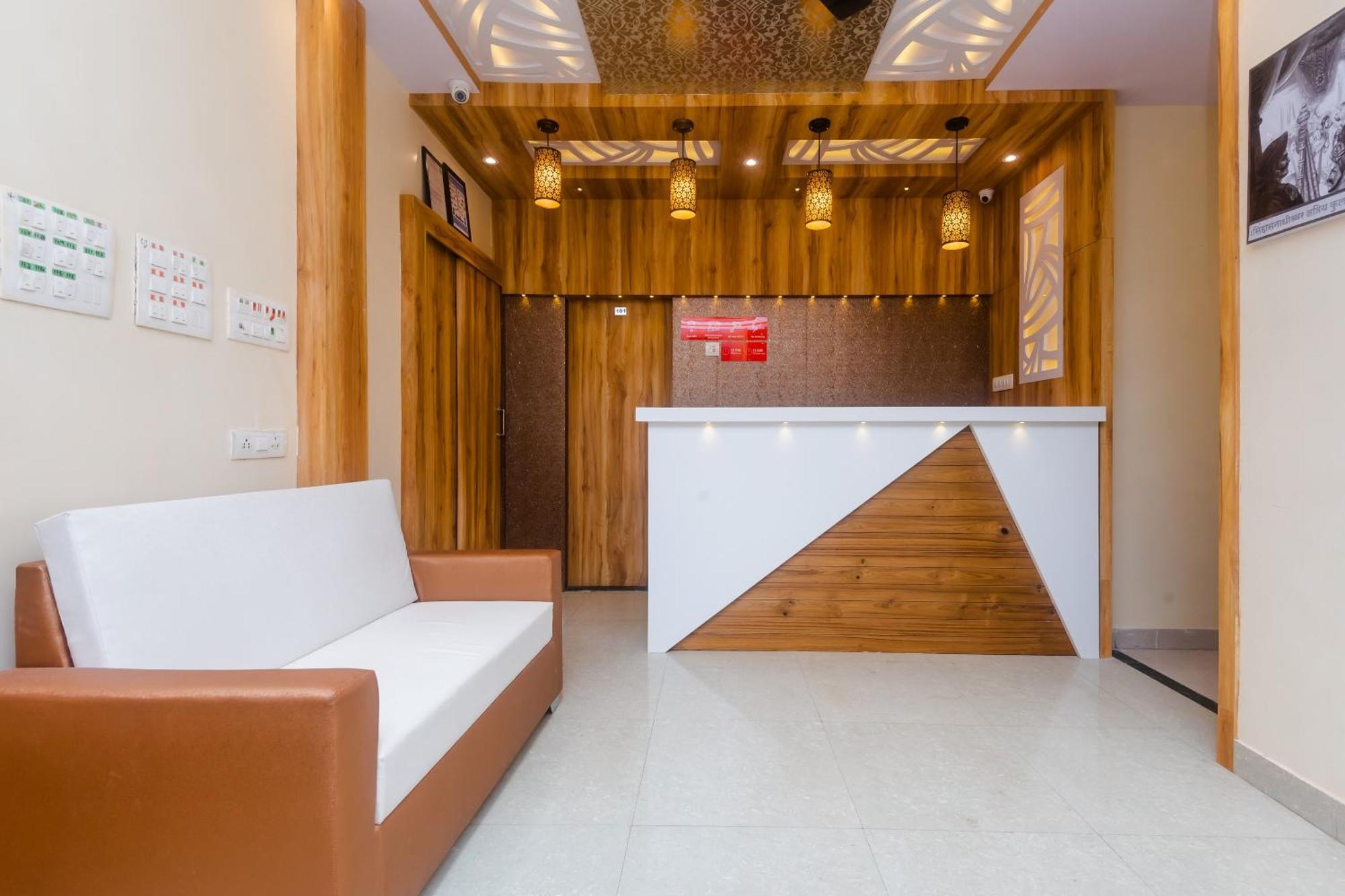 Hotel Sun City Near Saifee Hospital And Hn Reliance Hospital Мумбаи Экстерьер фото