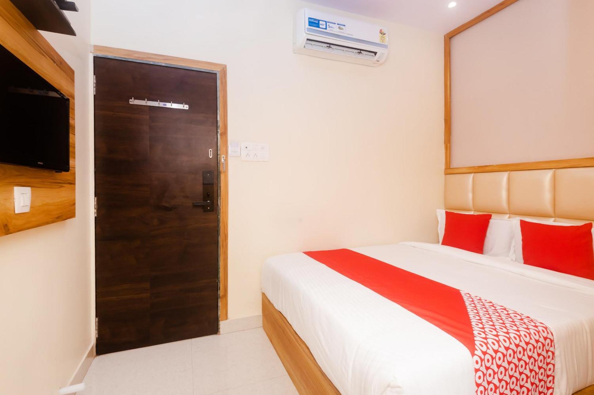 Hotel Sun City Near Saifee Hospital And Hn Reliance Мумбаи Экстерьер фото