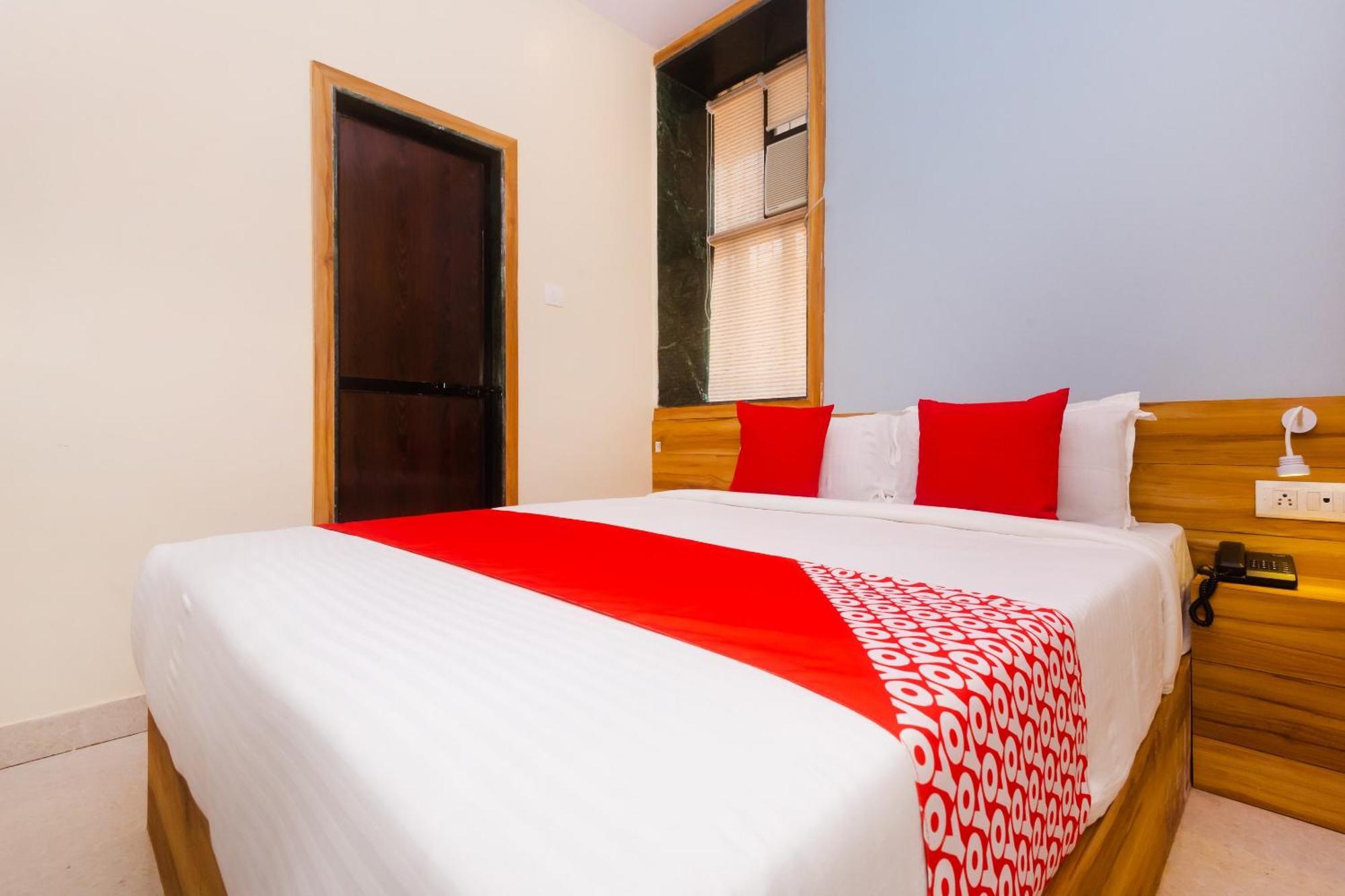 Hotel Sun City Near Saifee Hospital And Hn Reliance Hospital Мумбаи Экстерьер фото